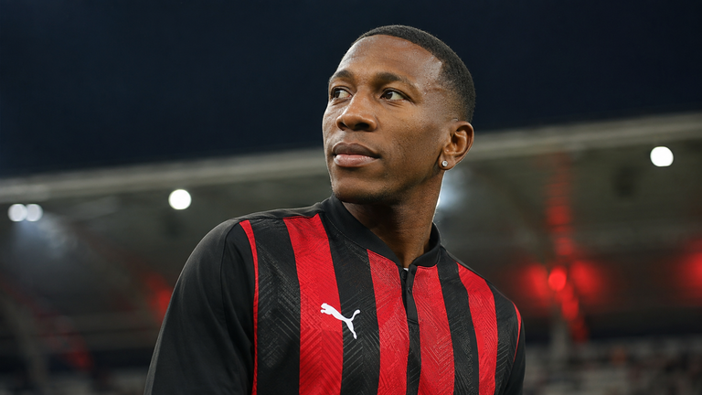 Romano: Mendes talks point to Milan keeping Estupiñán this season